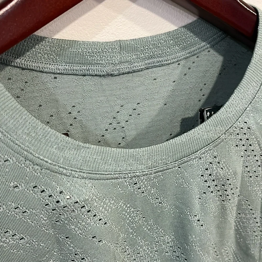 New lululemon Swiftly Tech LS Shirt - Size 8